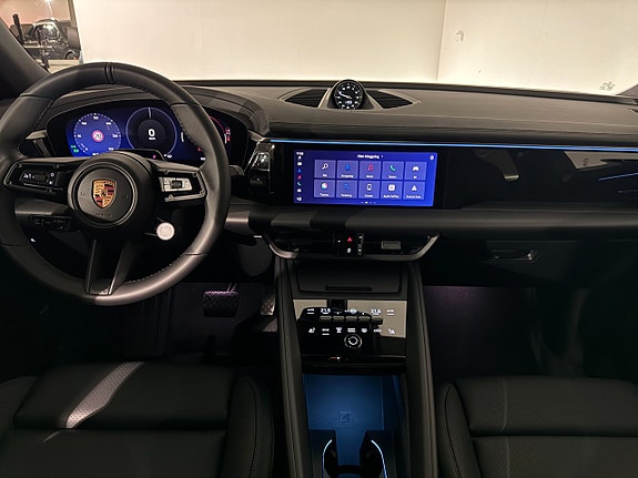 Porsche Macan 4 13 of 13