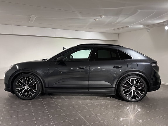 Porsche Macan 4 4 of 13