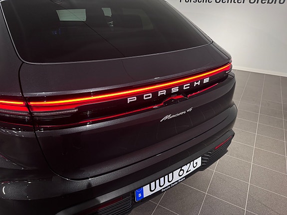 Porsche Macan 4 6 of 13