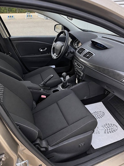 Renault Megane 9 of 12