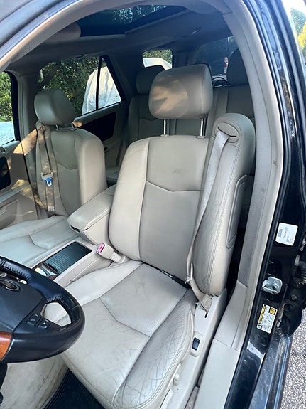 Cadillac SRX 15 of 16