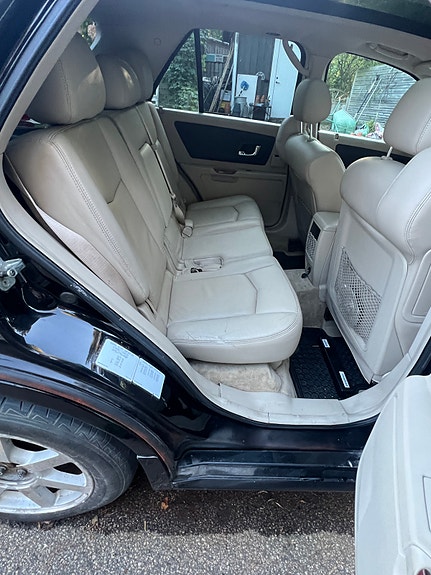 Cadillac SRX 11 of 16