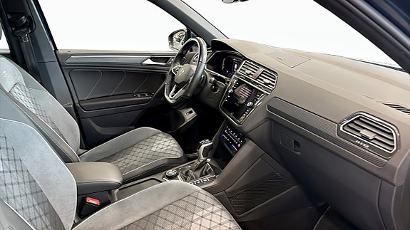Volkswagen Tiguan 3 of 10