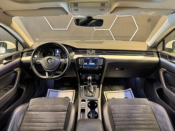 Volkswagen Passat 8 of 16