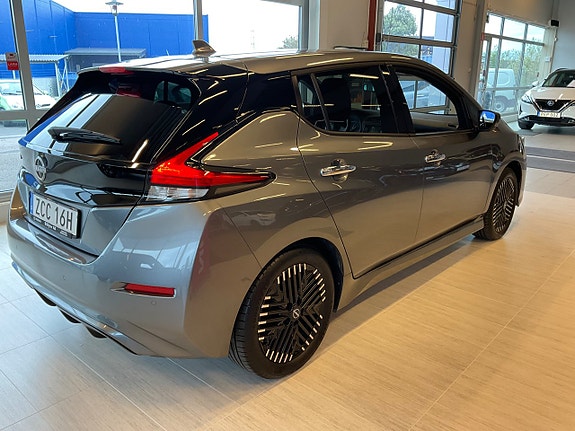 Nissan Leaf 4 of 12