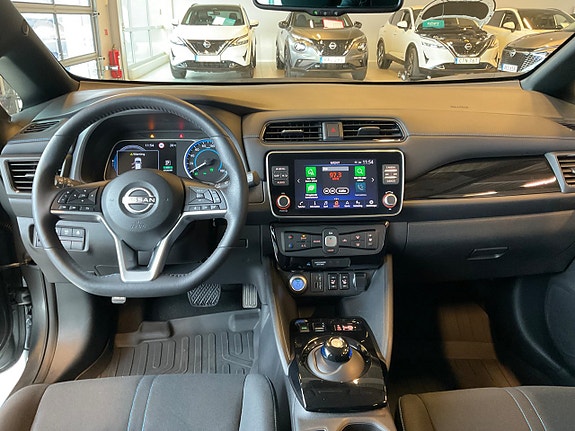 Nissan Leaf 10 of 12