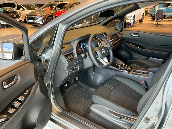 Nissan Leaf 6 of 12