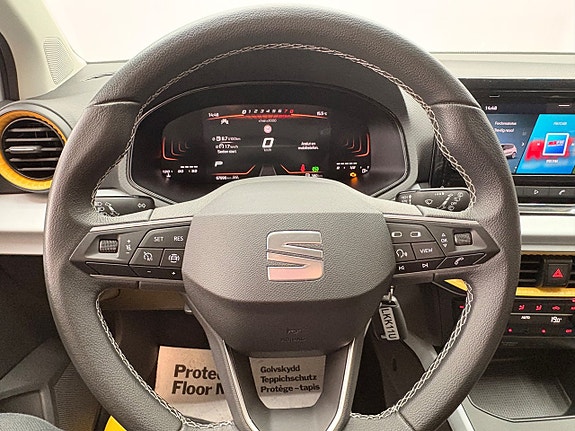 Seat Arona 14 of 19