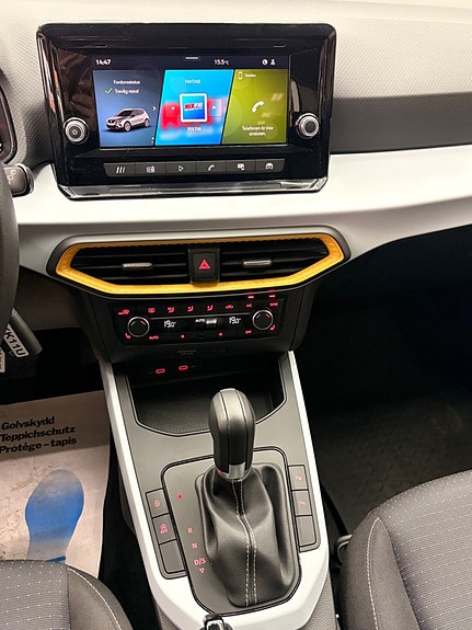 Seat Arona 12 of 19