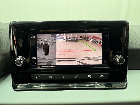 Seat Arona 16 of 19