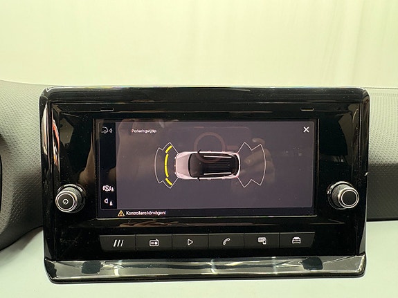 Seat Arona 17 of 19