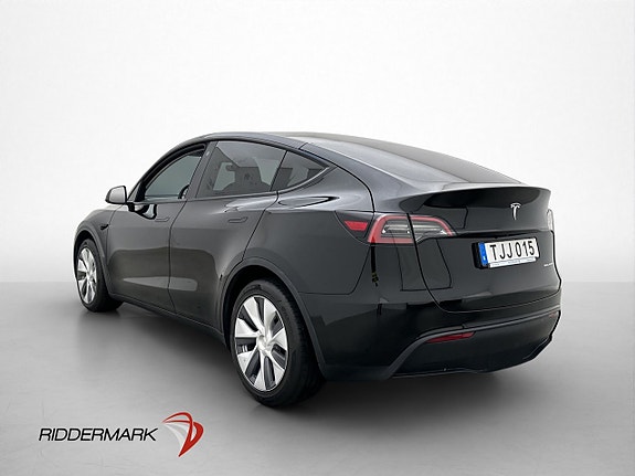 Tesla Model Y 9 of 30