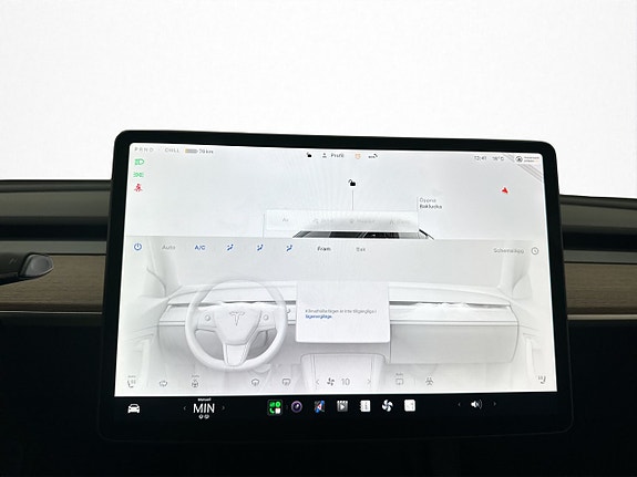 Tesla Model Y 22 of 30