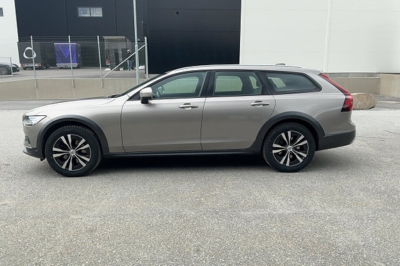 Volvo V60 Cross Country 2 of 30