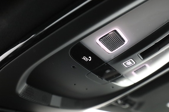 Volvo V60 Cross Country 24 of 30