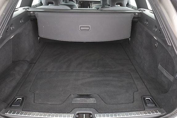 Volvo V60 Cross Country 17 of 30
