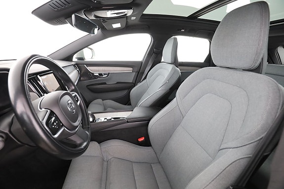 Volvo V60 Cross Country 10 of 30