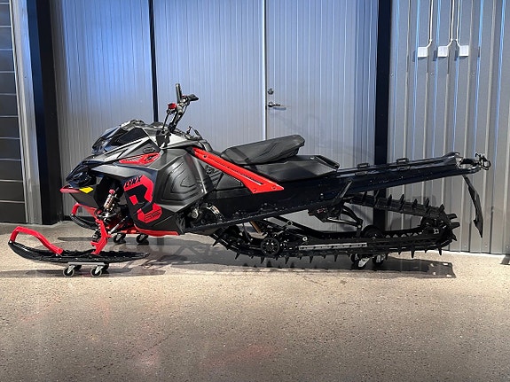 Lynx Boondocker RE 3900 850 E-tec Shot -19 2 of 2