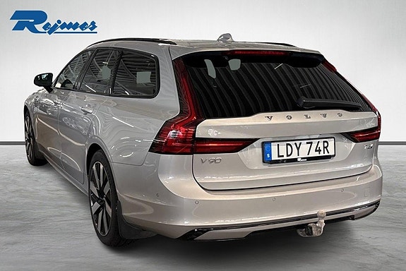 Volvo V90 2 of 30