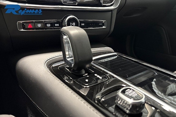 Volvo V90 26 of 30