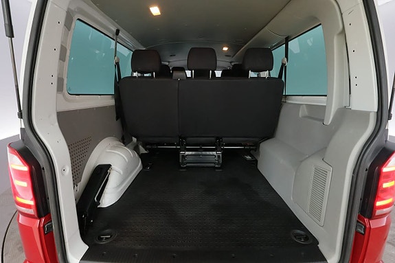 Volkswagen Caravelle 7 of 28