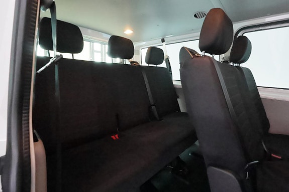 Volkswagen Caravelle 20 of 28