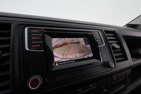 Volkswagen Caravelle 26 of 28