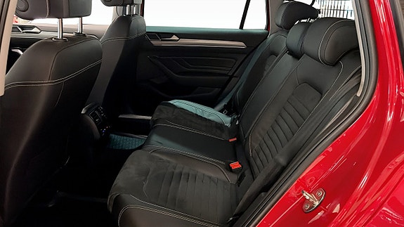 Volkswagen Passat 11 of 24
