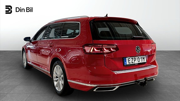 Volkswagen Passat 3 of 24