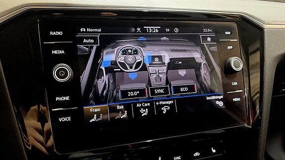 Volkswagen Passat 23 of 24