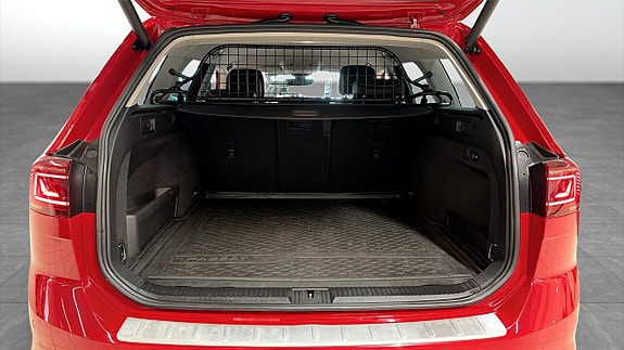 Volkswagen Passat 12 of 24