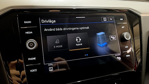 Volkswagen Passat 22 of 24