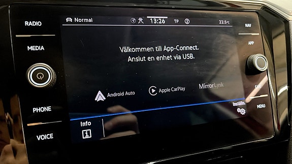 Volkswagen Passat 19 of 24