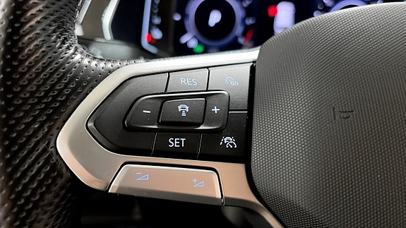Volkswagen Passat 15 of 24