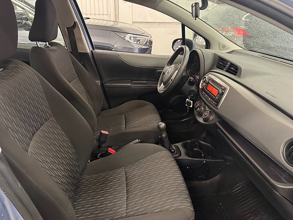 Toyota Yaris 17 of 25