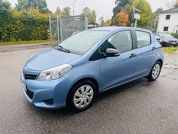 Toyota Yaris 9 of 25