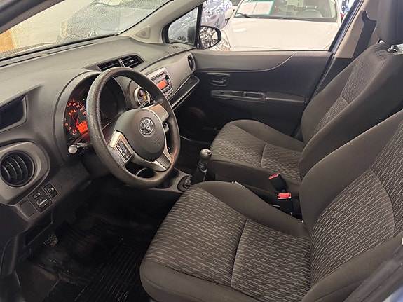 Toyota Yaris 20 of 25