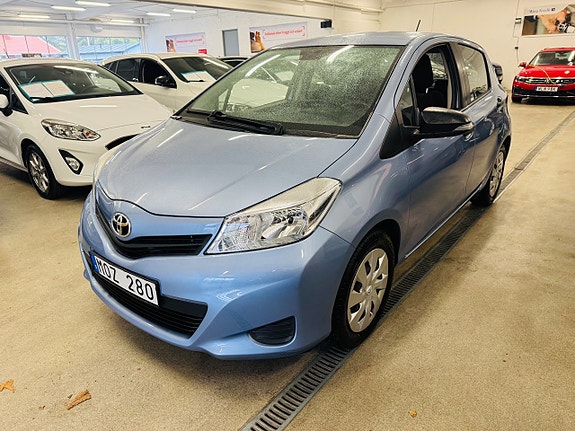Toyota Yaris 14 of 25