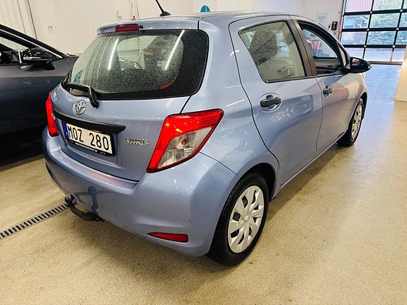 Toyota Yaris 15 of 25