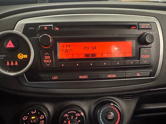 Toyota Yaris 23 of 25