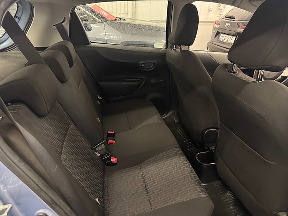 Toyota Yaris 18 of 25