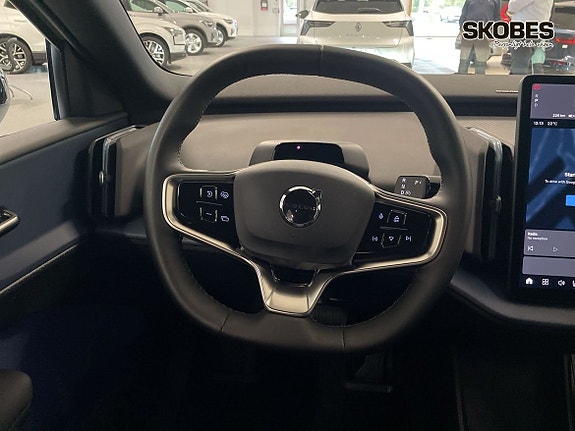 Volvo EX30 14 of 21