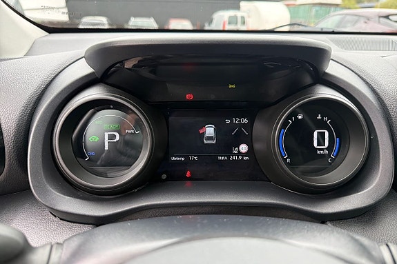 Toyota Yaris Cross 16 of 21