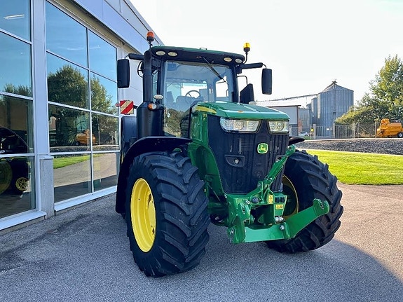 John Deere 7310 R 2 of 10