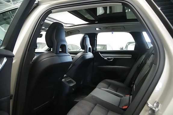 Volvo V90 7 of 17