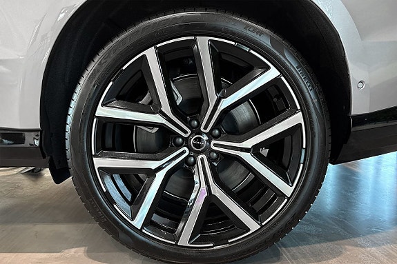 Volvo EX90 4 of 10