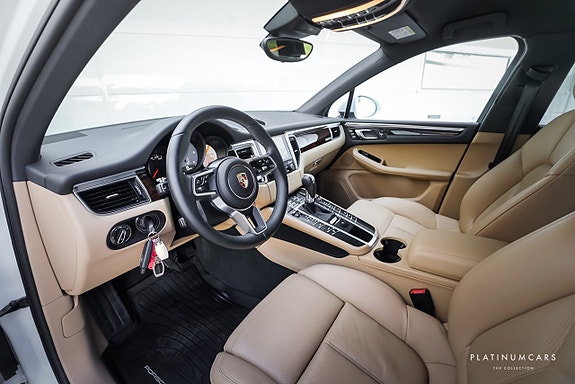 Porsche Macan S 5 of 23