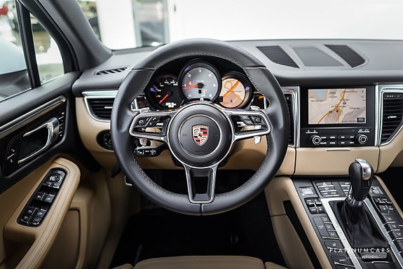 Porsche Macan S 9 of 23
