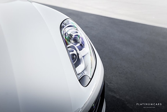 Porsche Macan S 18 of 23