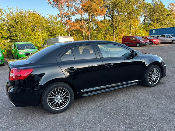 Suzuki Kizashi 7 of 7